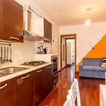아파트 Guesthost - Comfy Near San Giovanni 코모