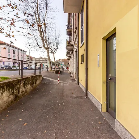 Guesthost - Comfy Near San Giovanni *