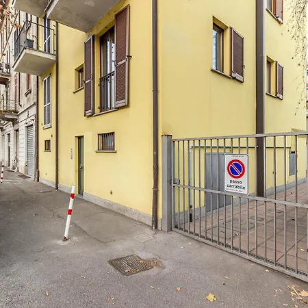 Guesthost - Comfy Near San Giovanni * Como