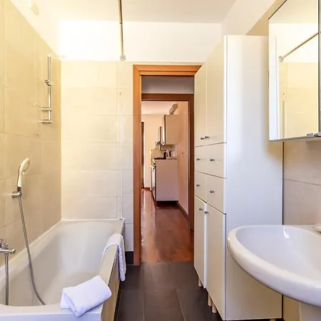 Guesthost - Comfy Near San Giovanni