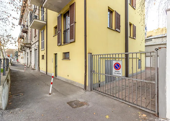 Guesthost - Comfy Near San Giovanni * Côme