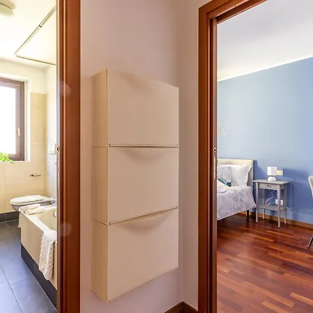 Guesthost - Comfy Near San Giovanni דירה *