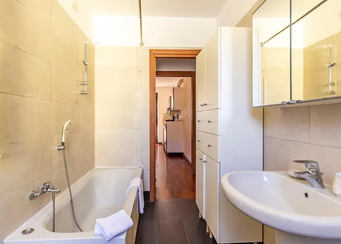 Guesthost - Comfy Near San Giovanni