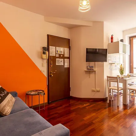Guesthost - Comfy Near San Giovanni 公寓 科莫